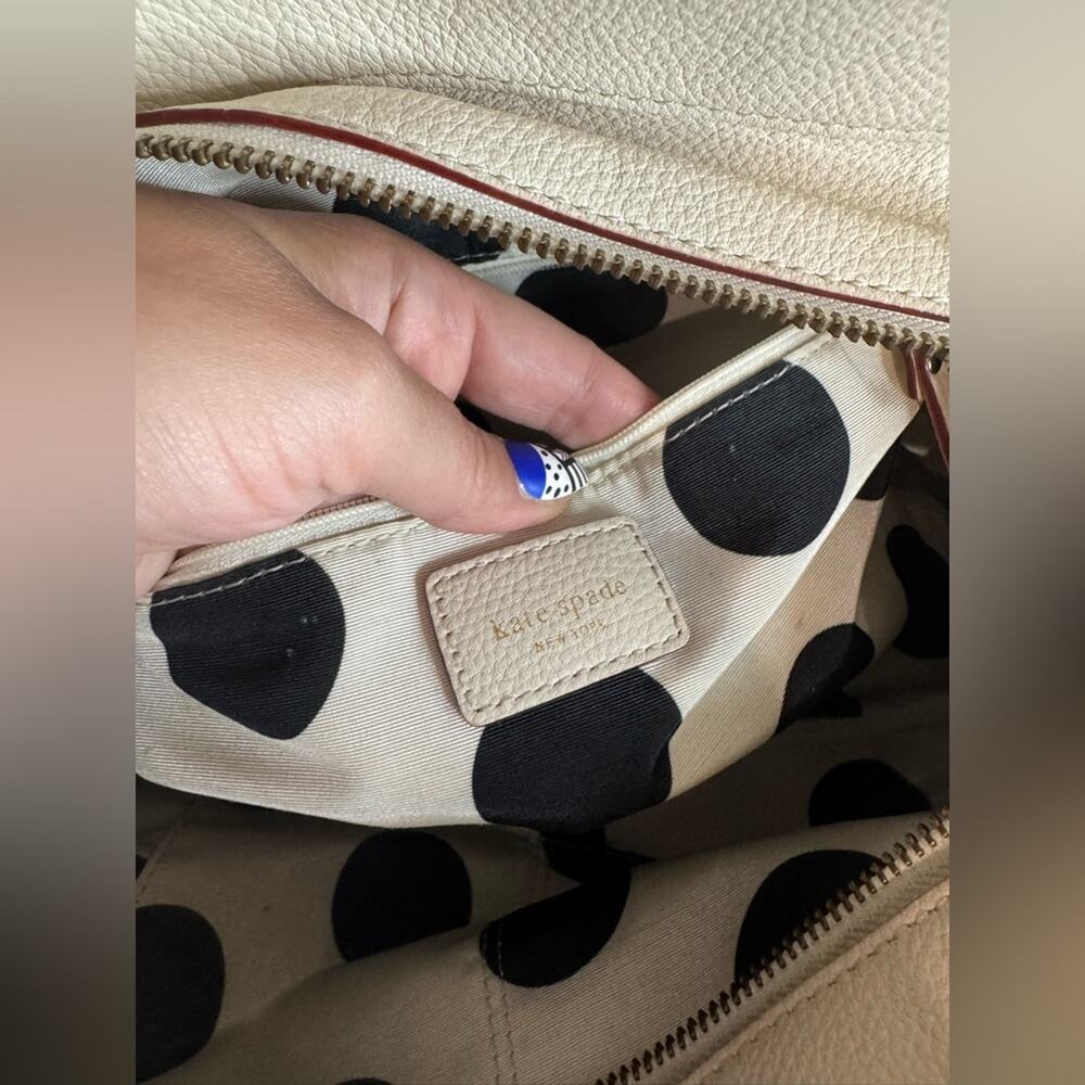 KATE SPADE 🤍 Creamy Leather White Shoulder Bag, Interior Polka Dots (Preloved) - Picture 14 of 17